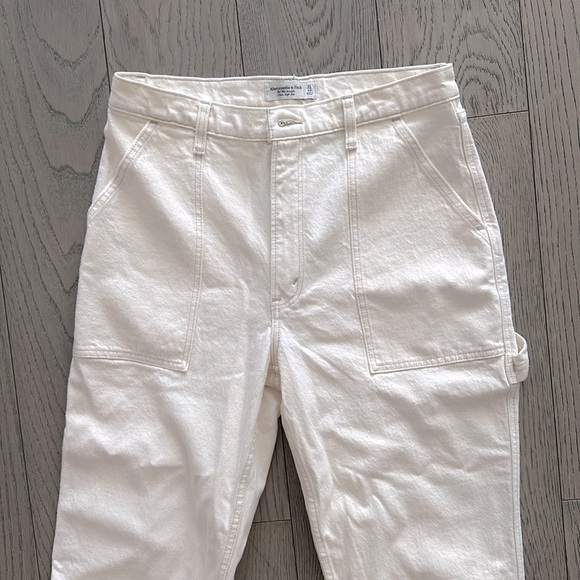 Abercrombie the 90’s straight ultra high rise carpenter jean - Picture 2 of 4